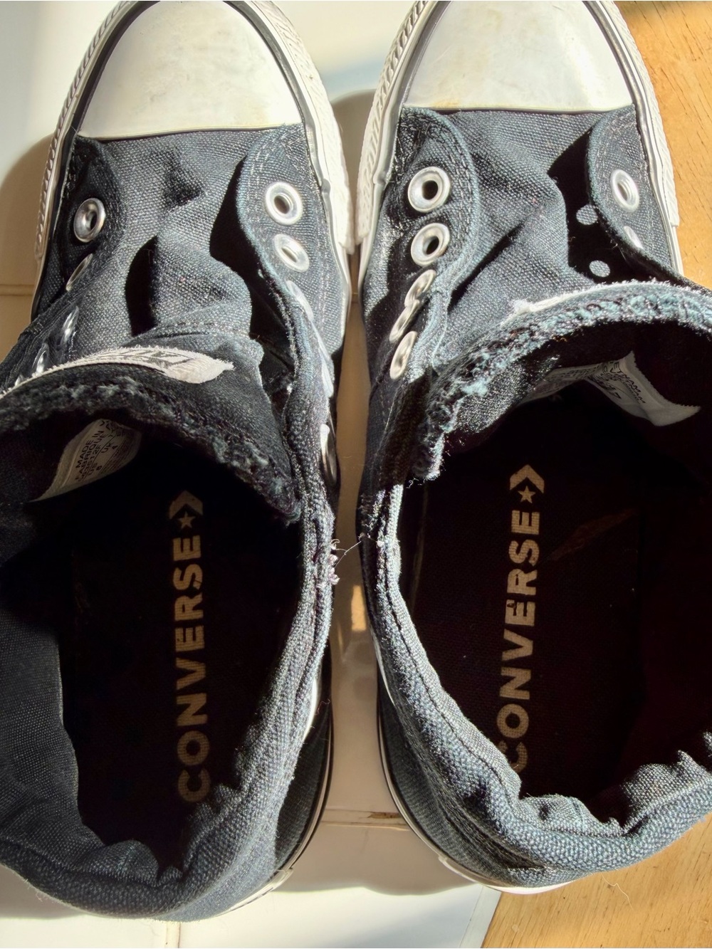 Women’s Converse - Picture 3 of 9